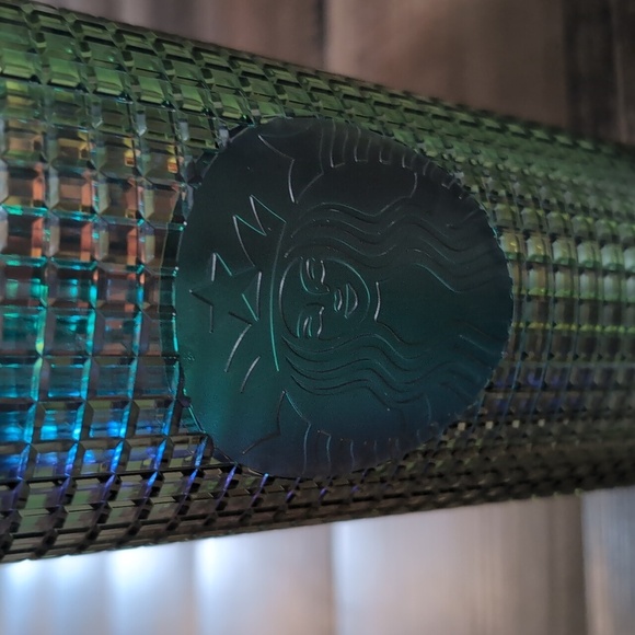 Starbucks Yellow & Green Matte Grid Venti (24oz) Cold Cup Tumblers - Picture 2 of 10